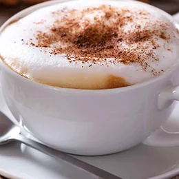 Cappuccino dengan taburan cokelat